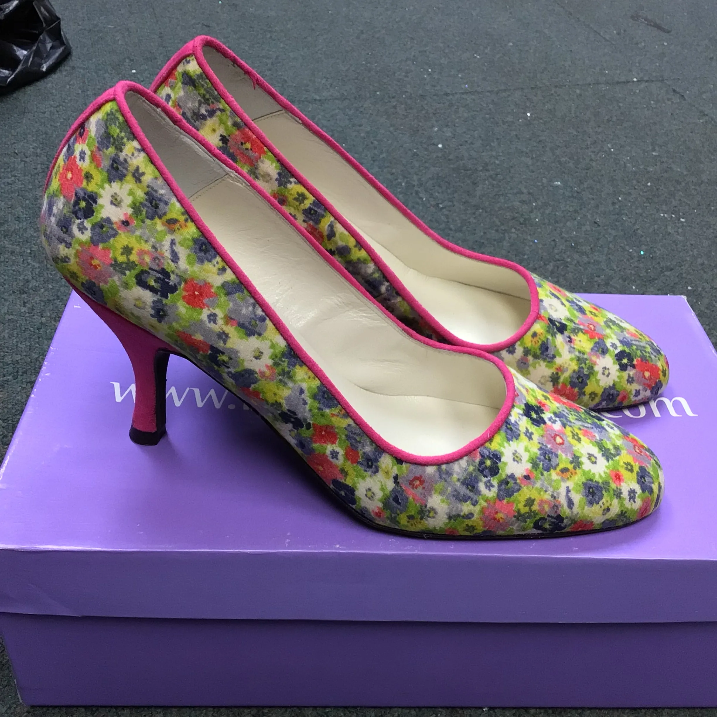 BNIB Helen Bateman Pink Floral Heels Size 35