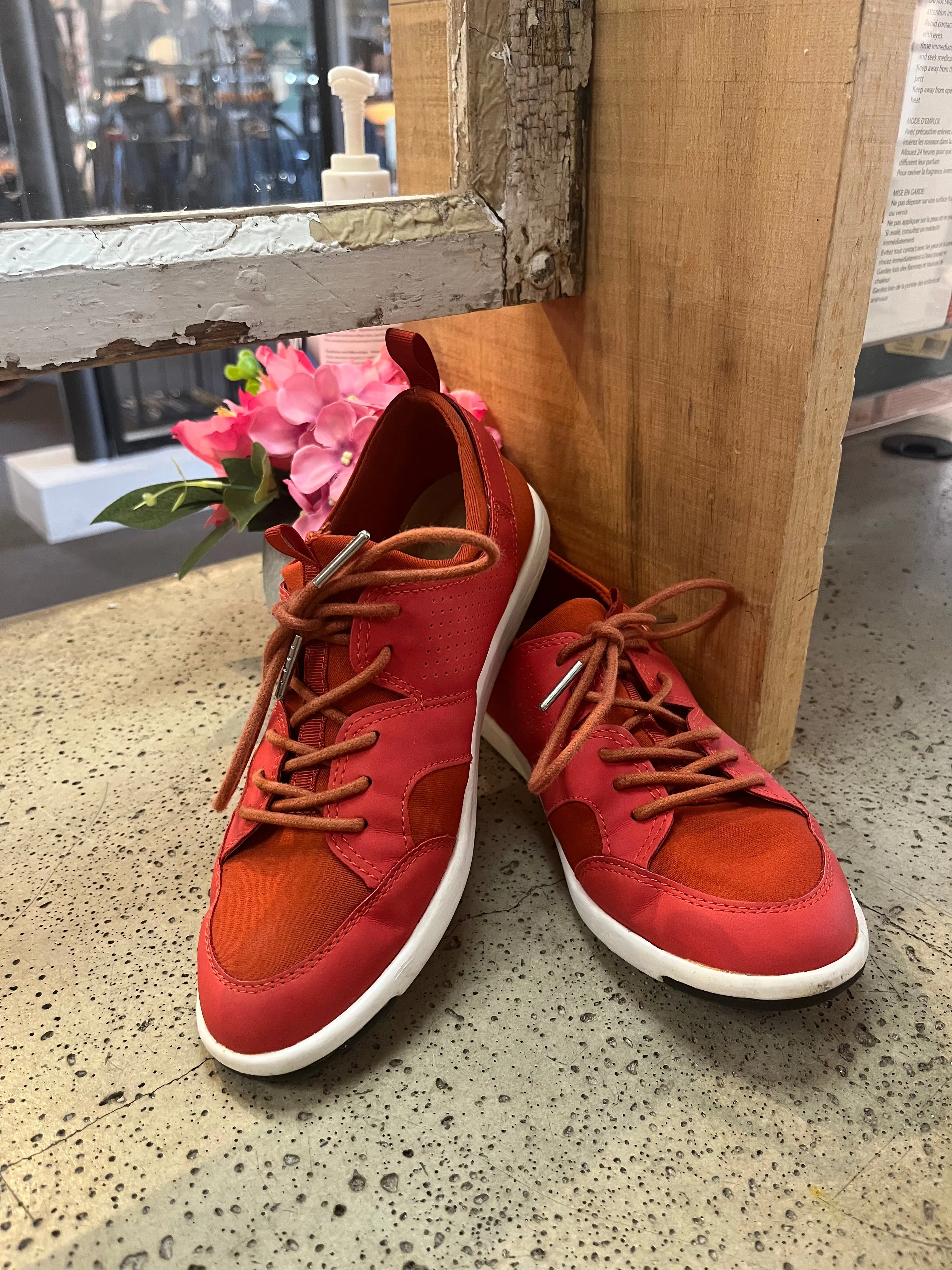 Burnt Red Sneaker (Size 6)