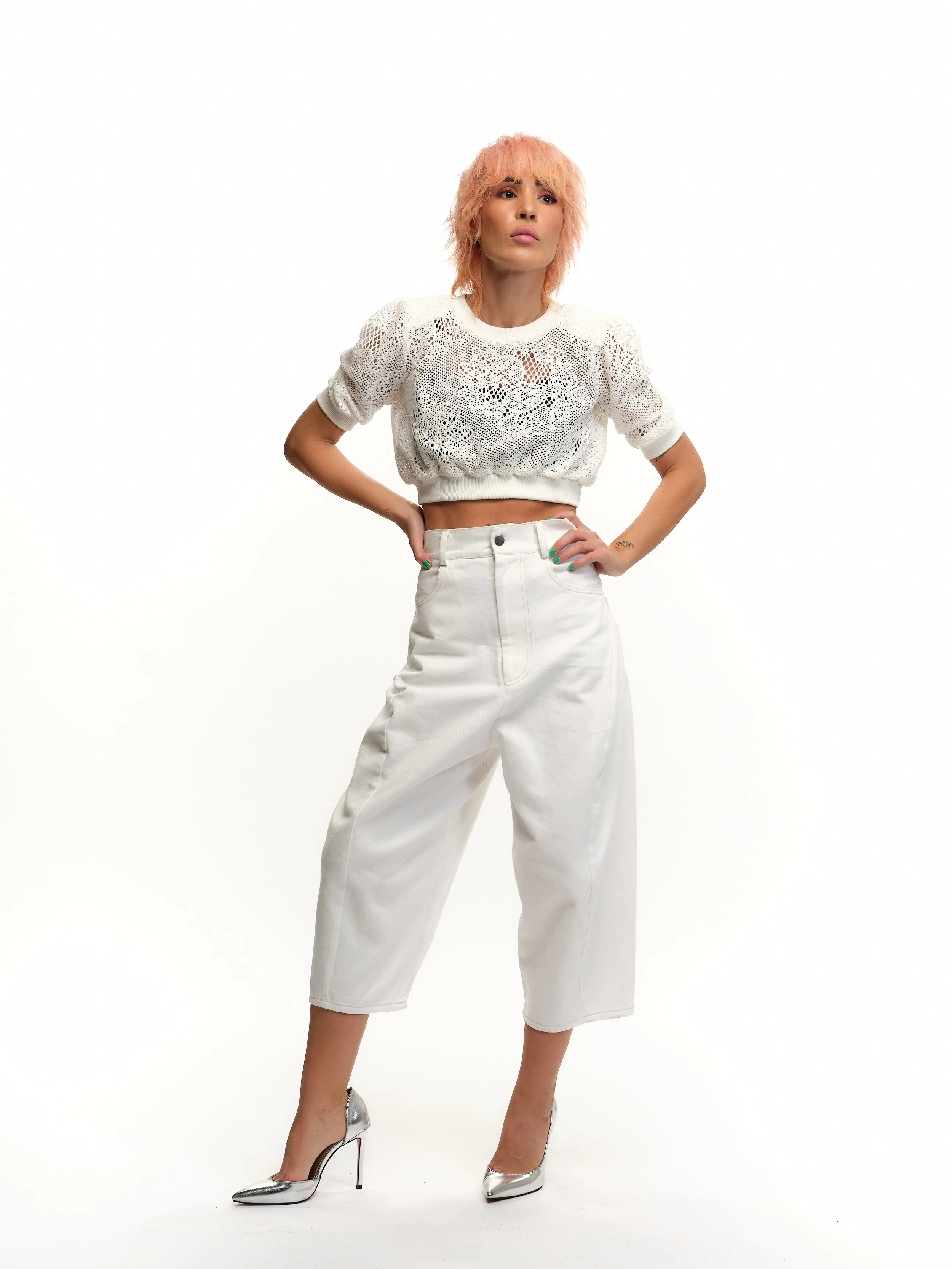 Cropped High-Waisted Balloon Jeans in White