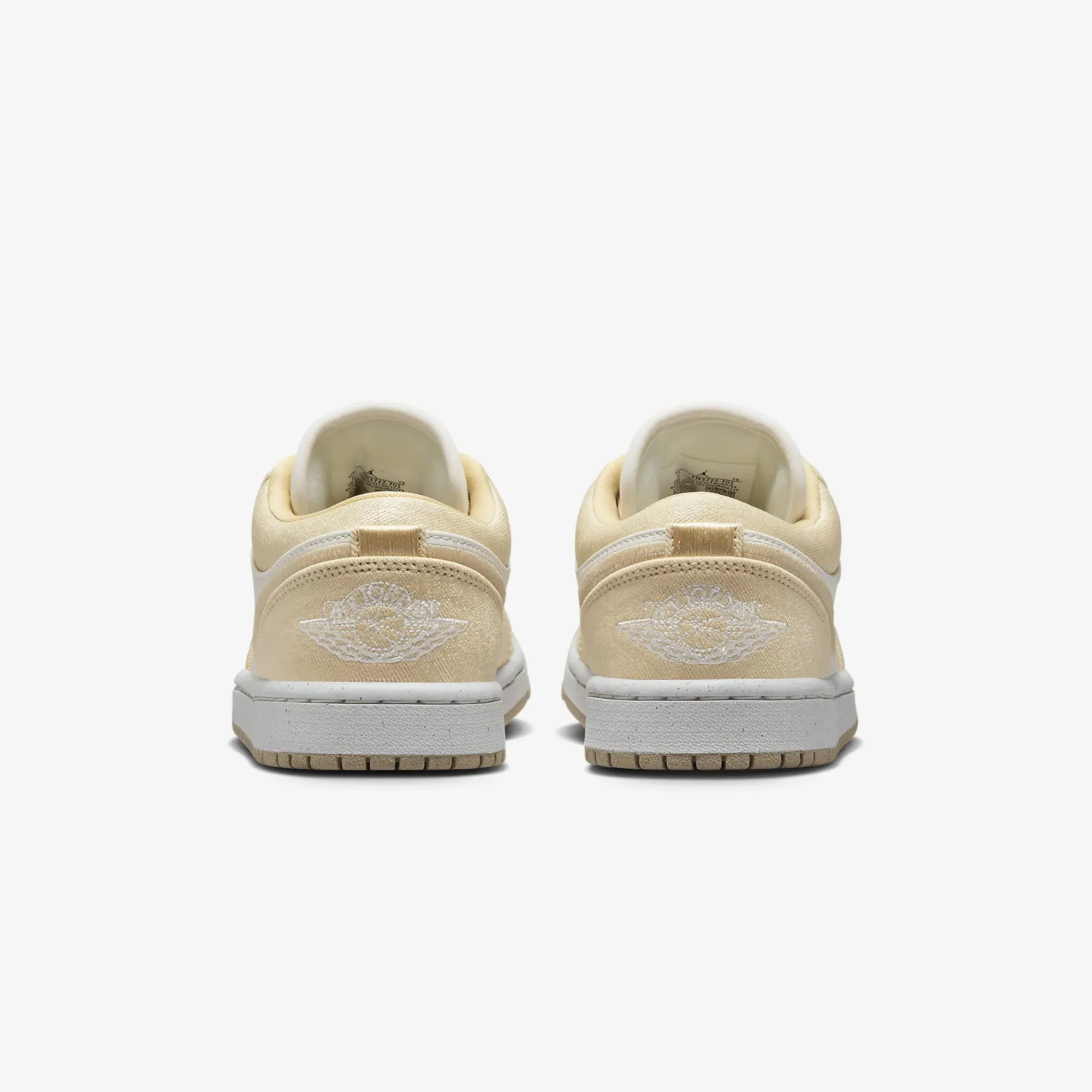 Jordan | WMN'S AIR JORDAN 1 LOW SE  { TEAM GOLD/SAIL