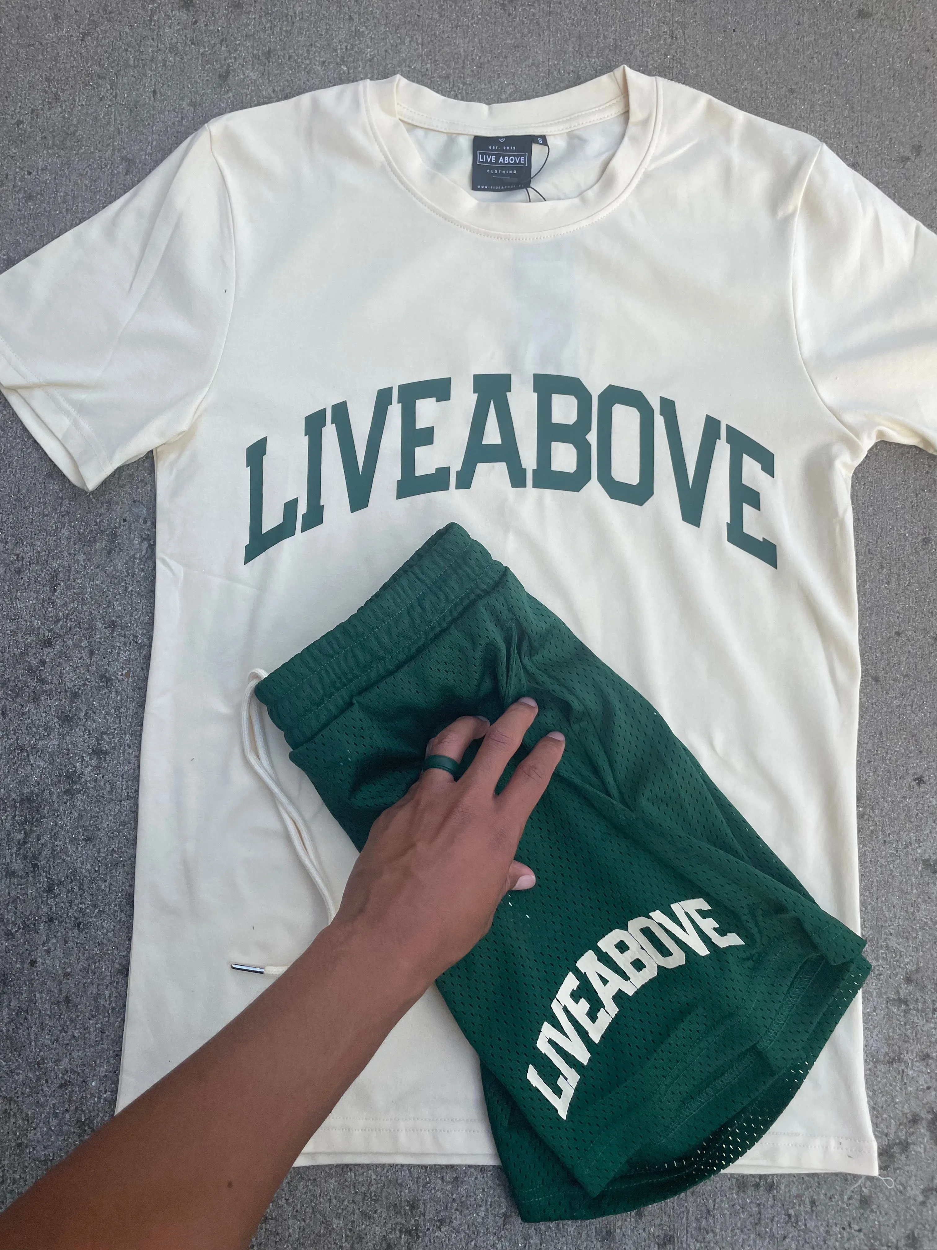 Live Above Mesh Shorts - Forest Green