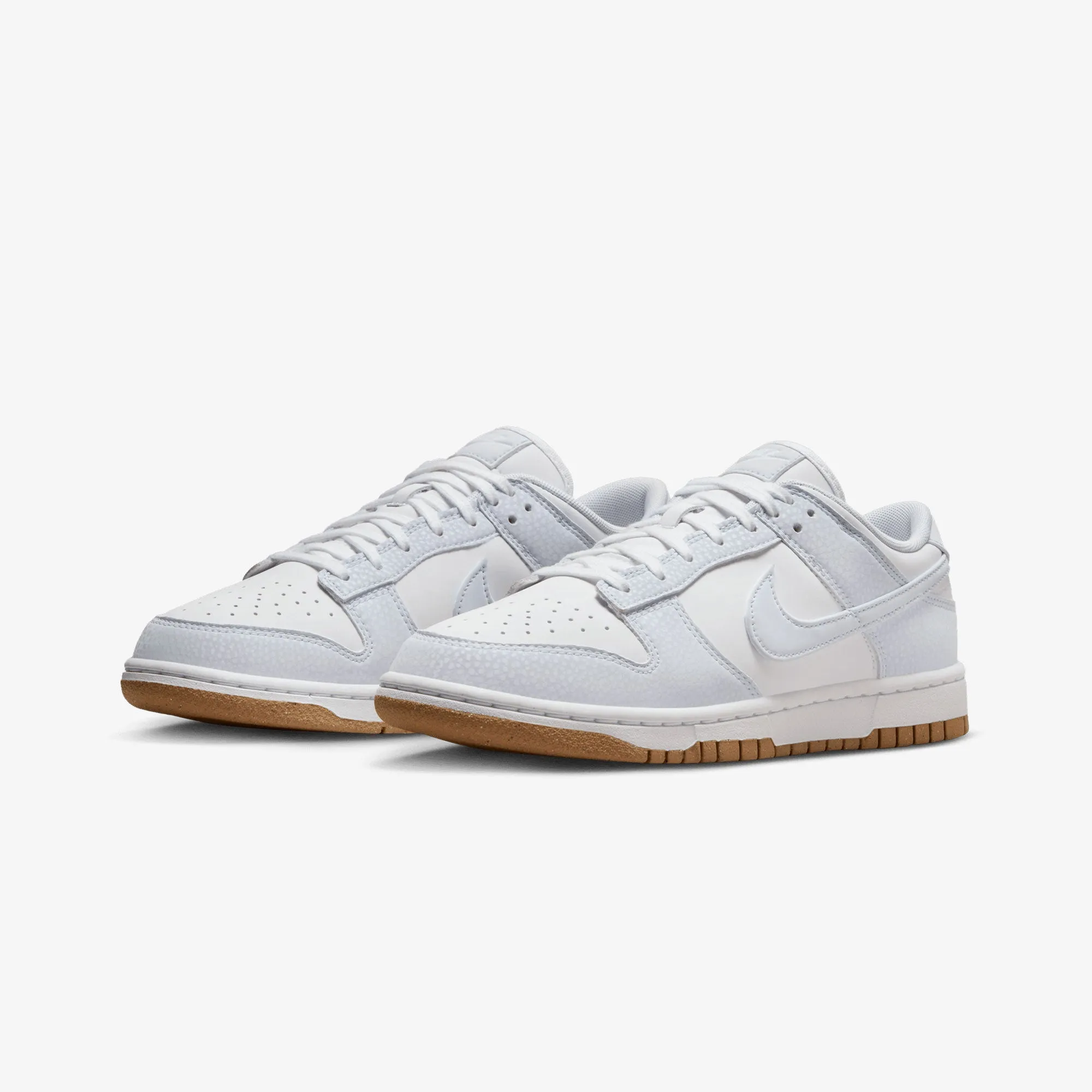 NIKE | WMN'S DUNK LOW PREMIUM NEXT NATURE { WHITE/FOOTBALL GREY-GUM LIGHT BROWN