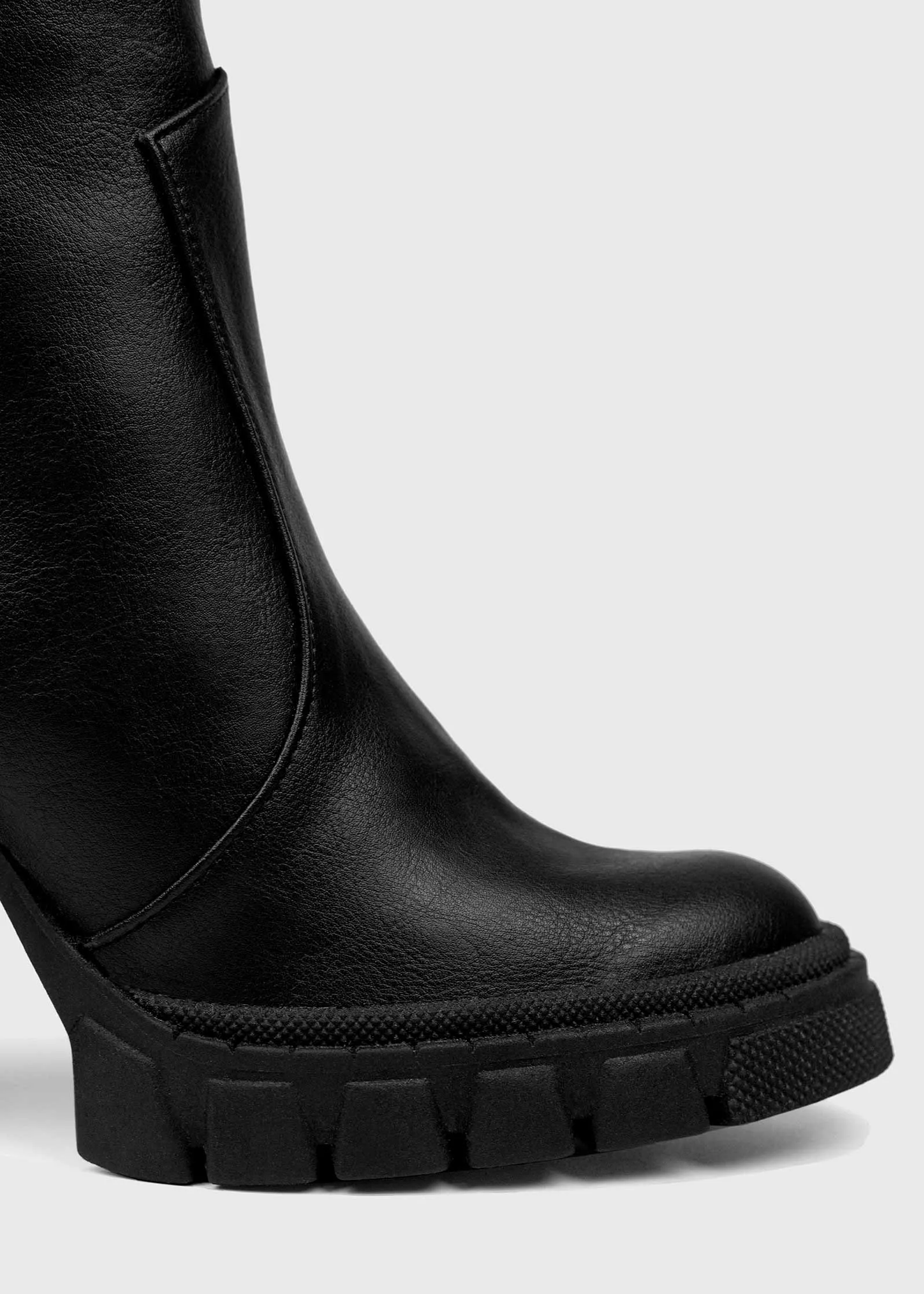 Ritual Grape Leather Ankle Boots | Black