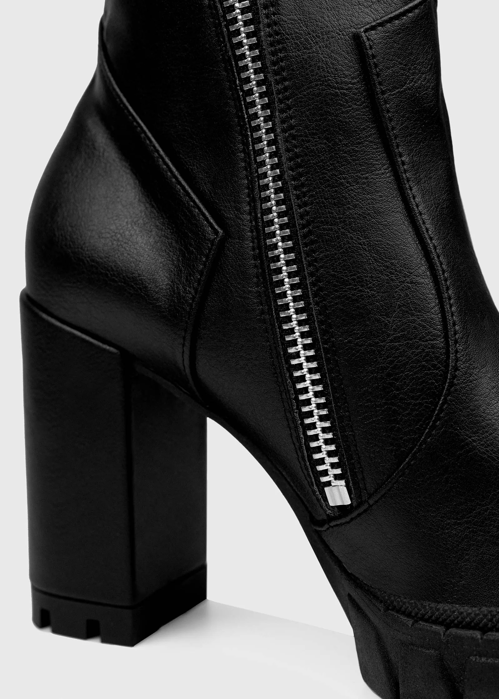 Ritual Grape Leather Ankle Boots | Black