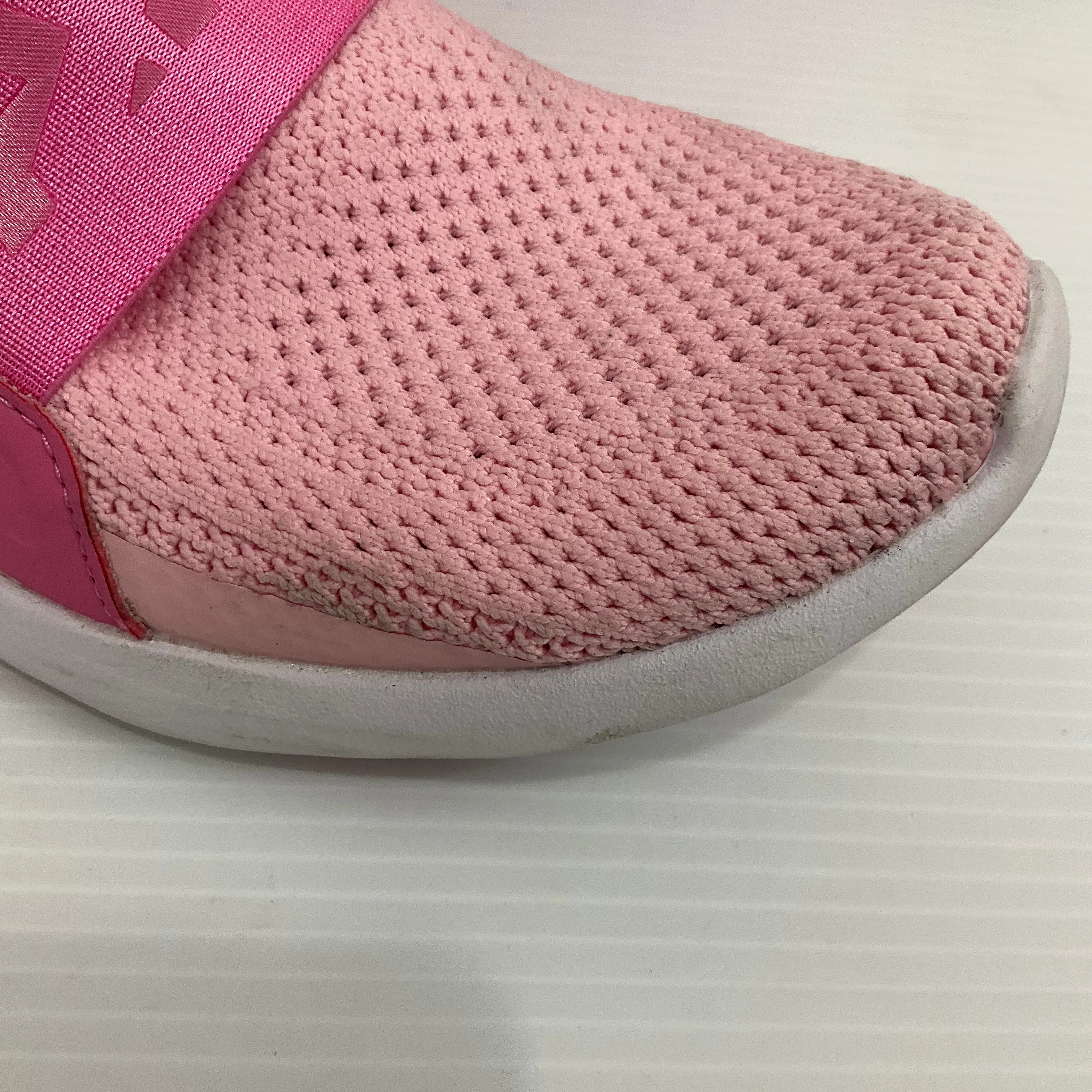 Shoes Athletic By Cma In Pink, Size: 8.5