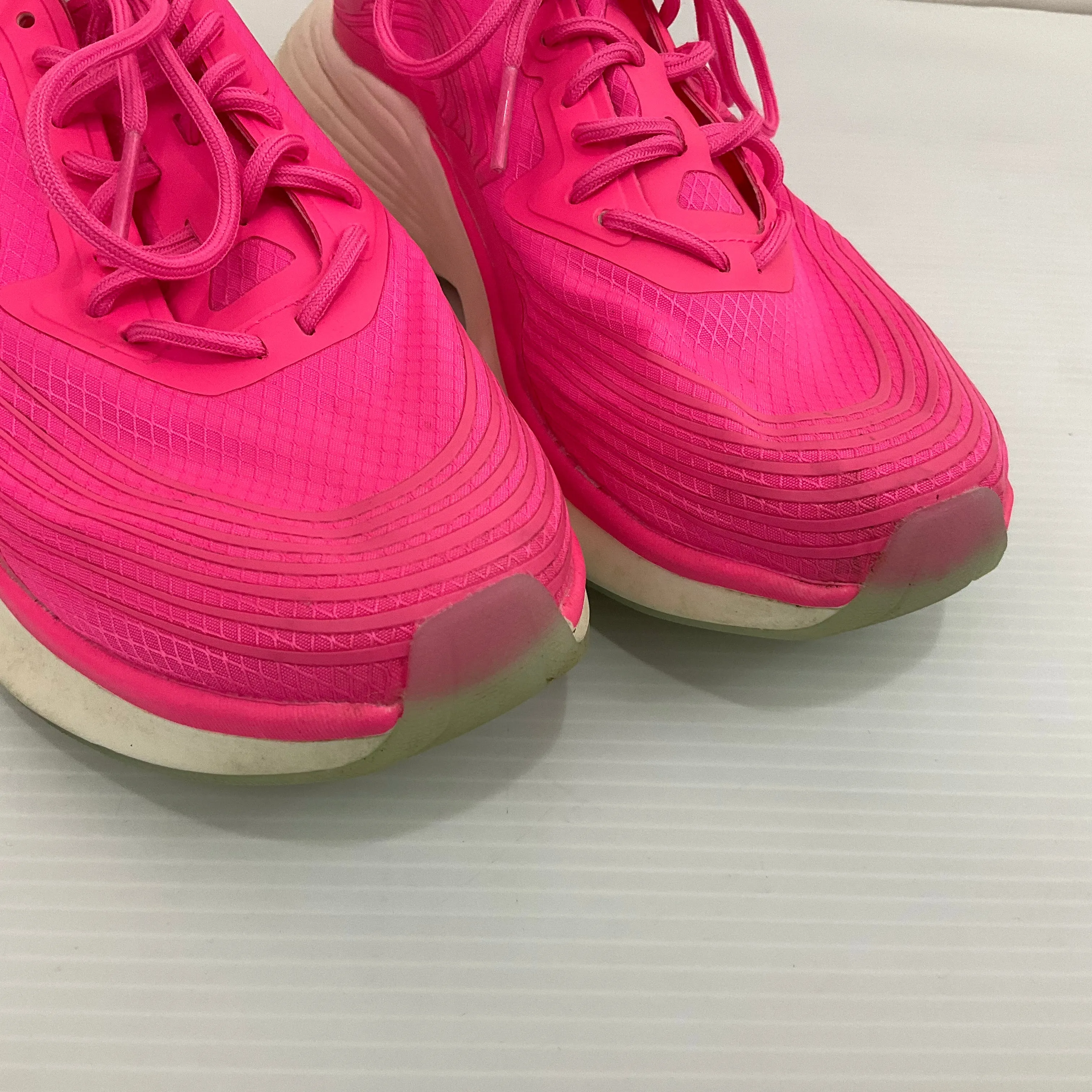 Shoes Athletic By Cma In Pink, Size: 9