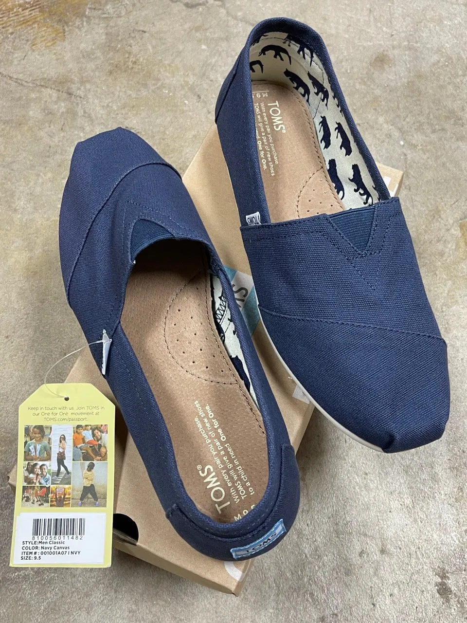 Toms men Classic Navy Canvas shoes